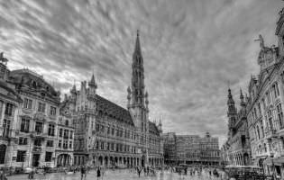 'Grand Place' sous les nuages - Belgique